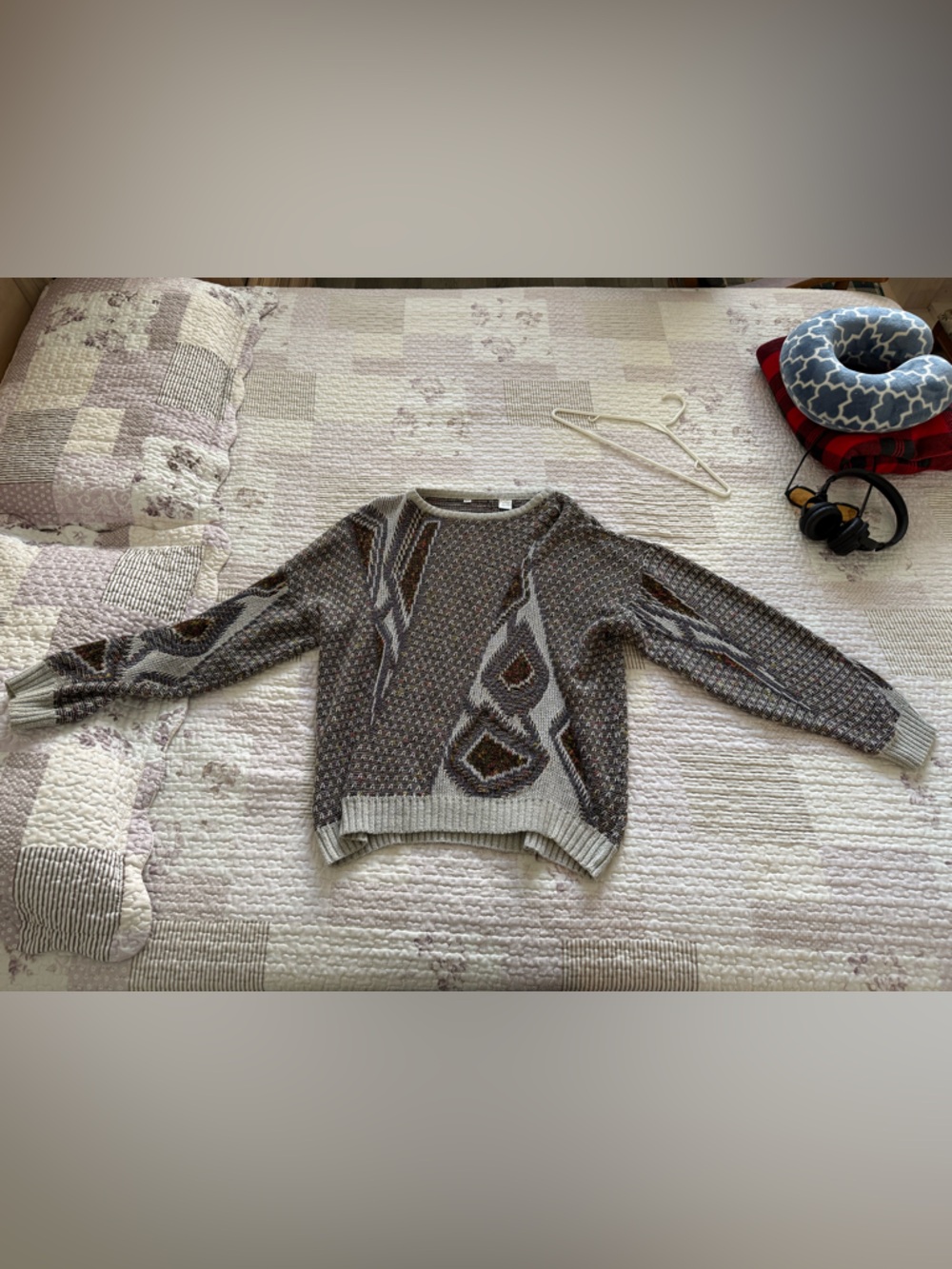 Cozy Geometric Knit Sweater - Gray and Brown